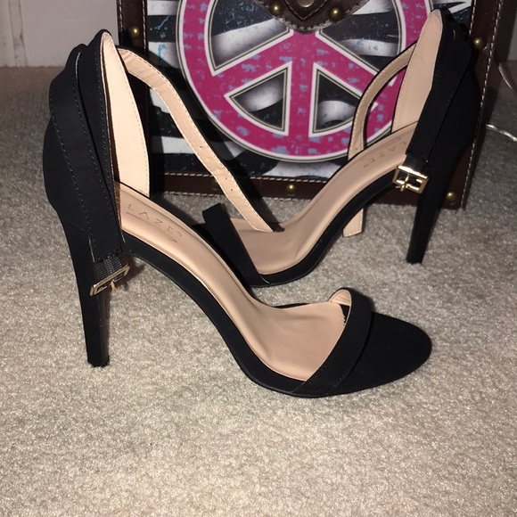 I am selling these black heels from A’gaci. - Picture 2 of 2